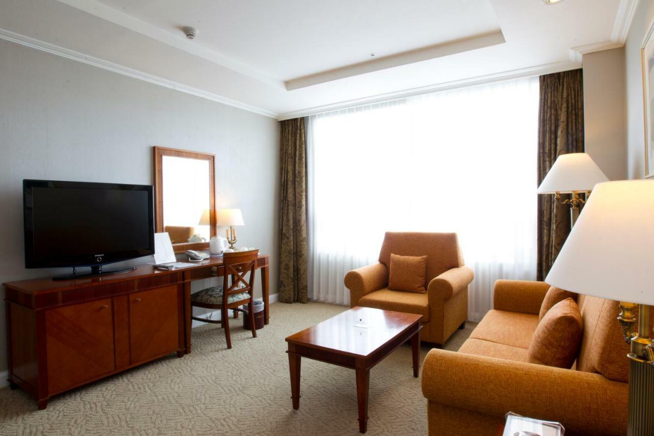 High1 Palace Hotel And Cc Jeongseon Exterior photo